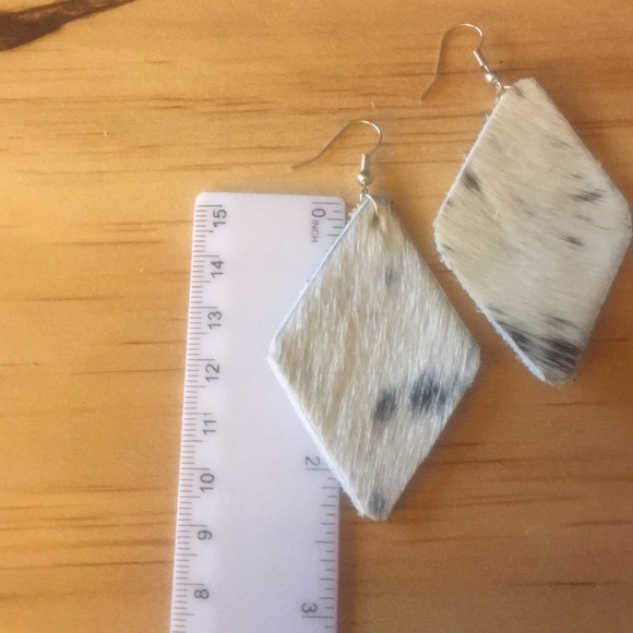 Cowhide earrings - Picture 2 of 3